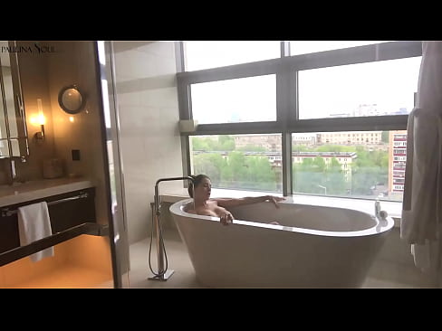 ❤️ Tremendous nwa ọhụrụ mmasị jerking anya ọtụ ya n'ime ụlọ ịwụ ahụ Ihe na-akpali agụụ mmekọahụ n'ụlọ ❤